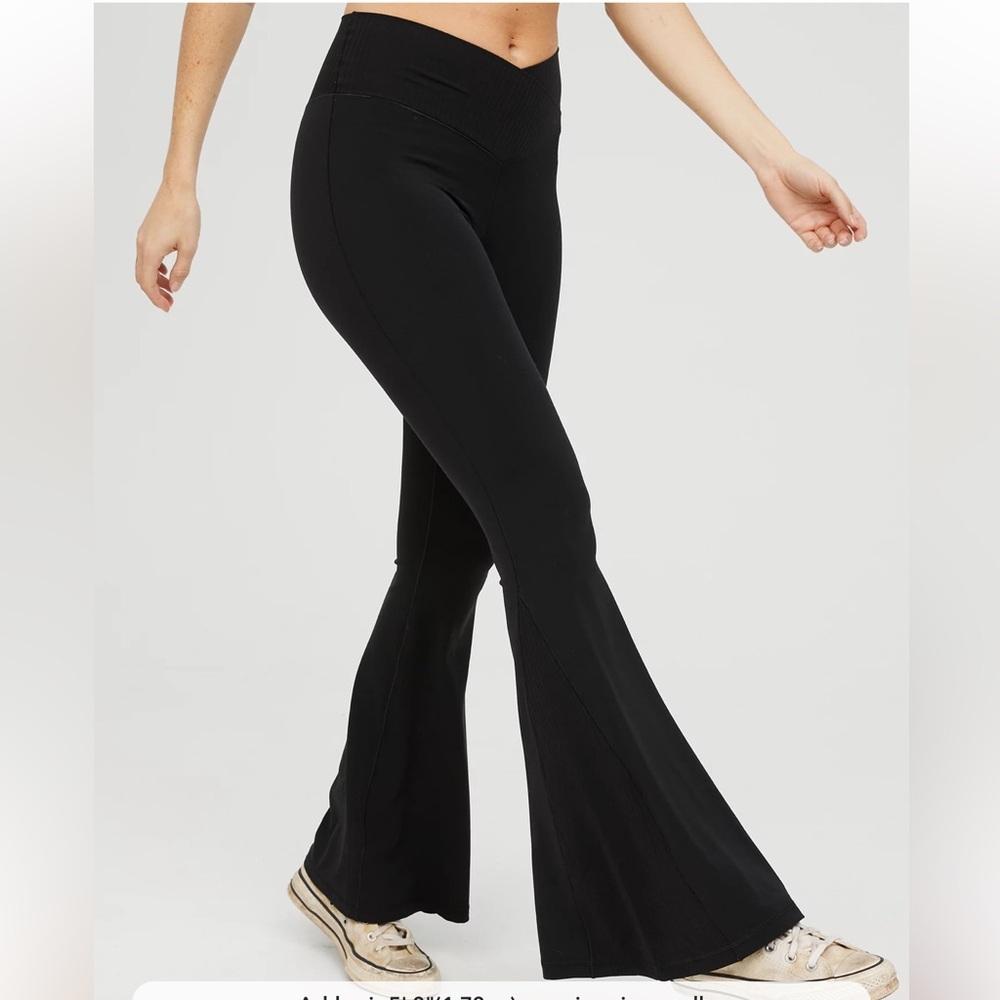 #164. OFFLINE By Aerie Real Me High Waisted Crossover Super Flare Legging